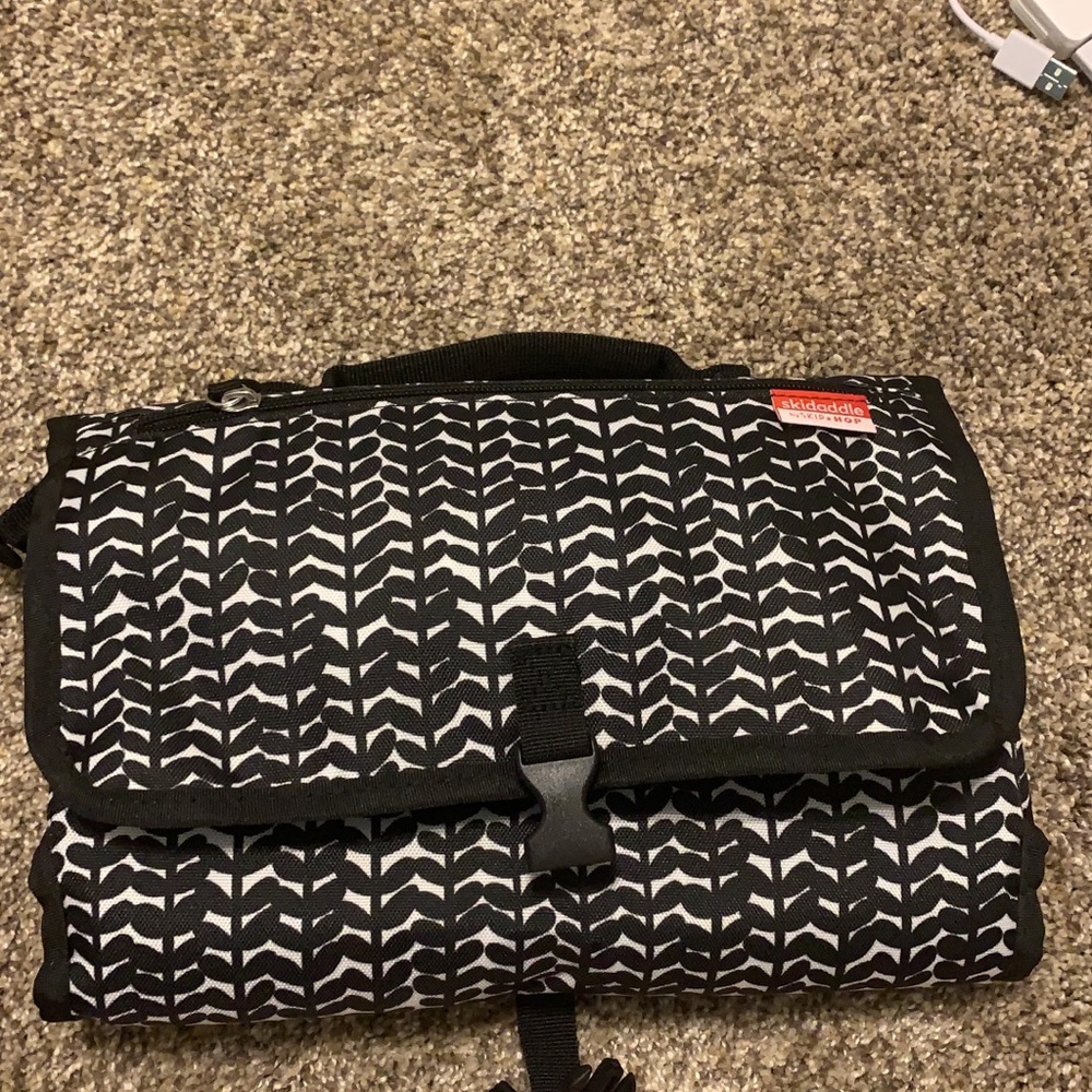 Skip hop portable changing pad
